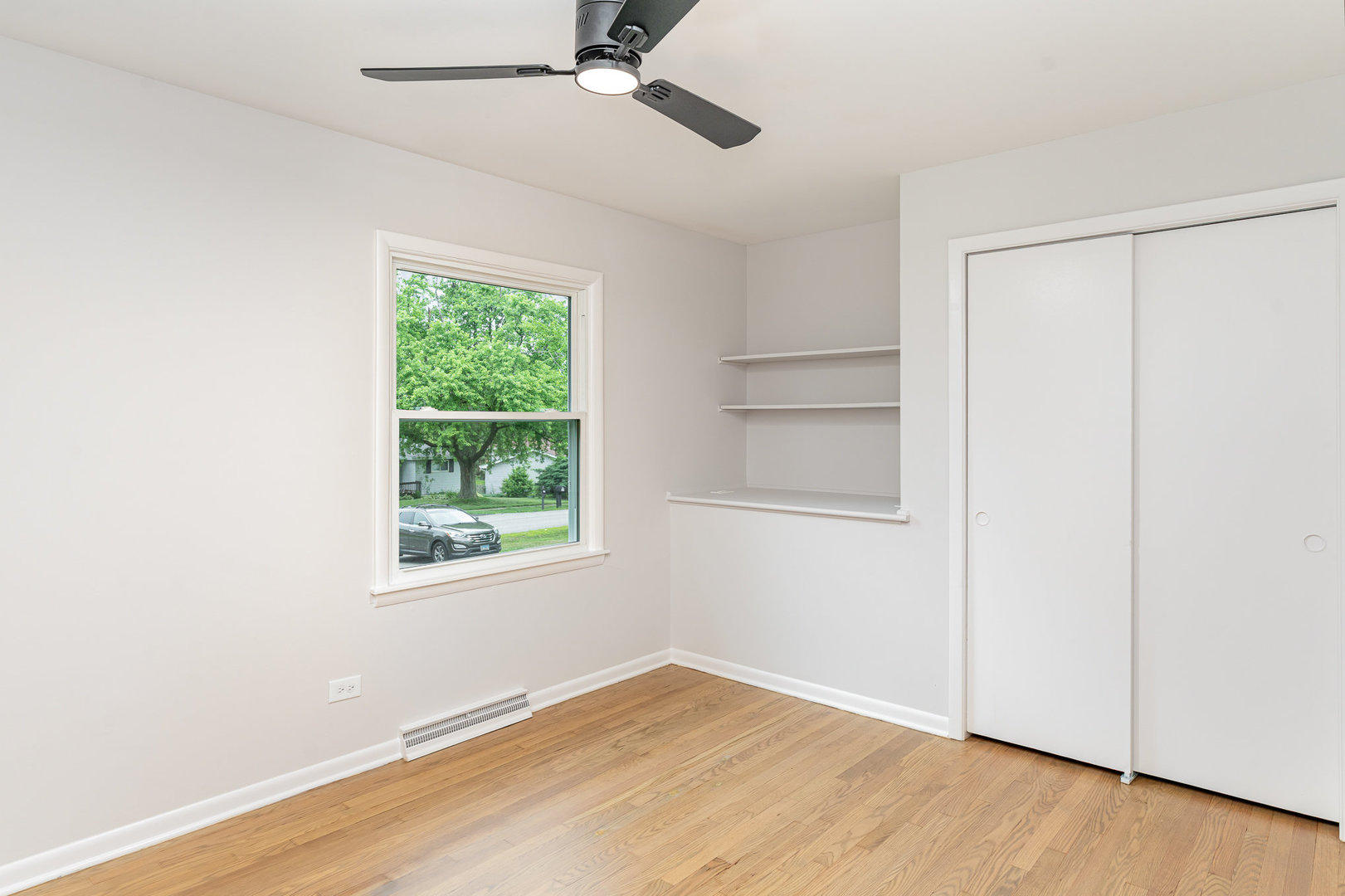 6067 Chase Avenue, Downers Grove, IL 60516