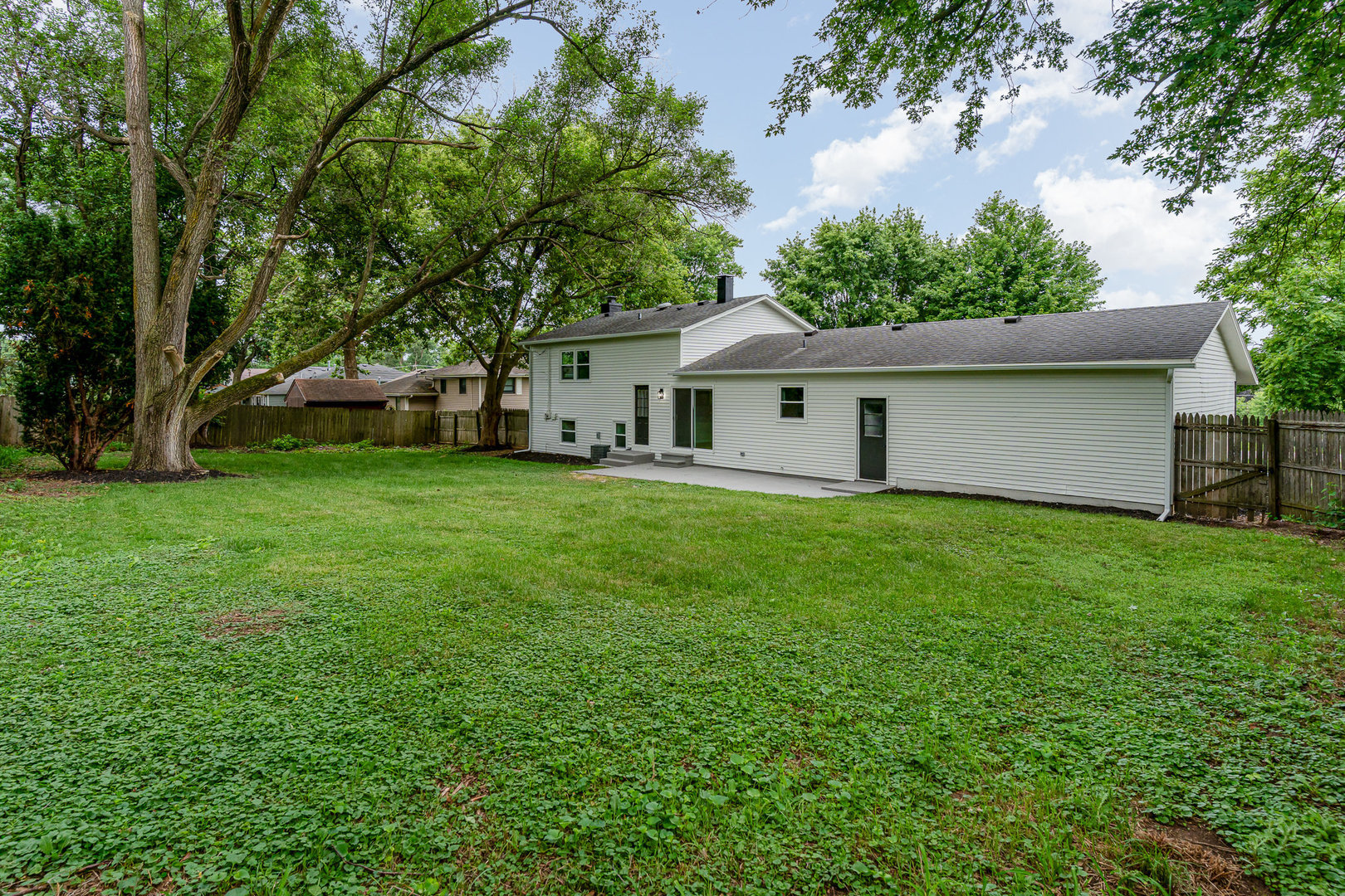 6067 Chase Avenue, Downers Grove, IL 60516