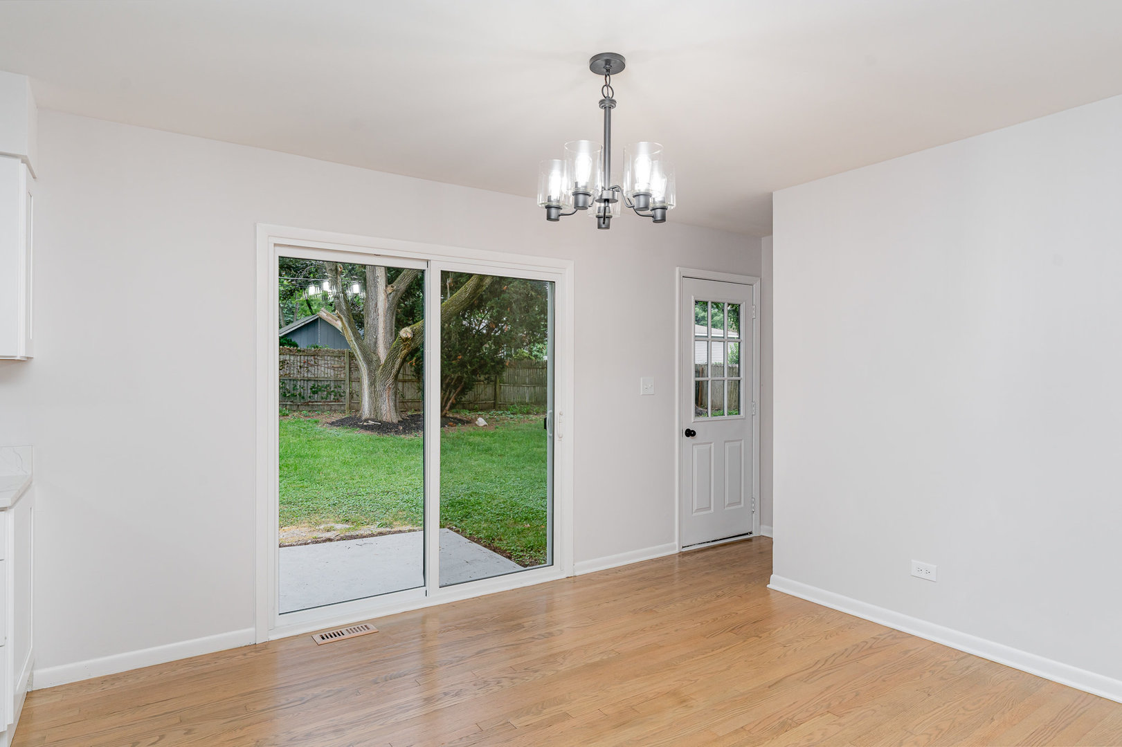 6067 Chase Avenue, Downers Grove, IL 60516