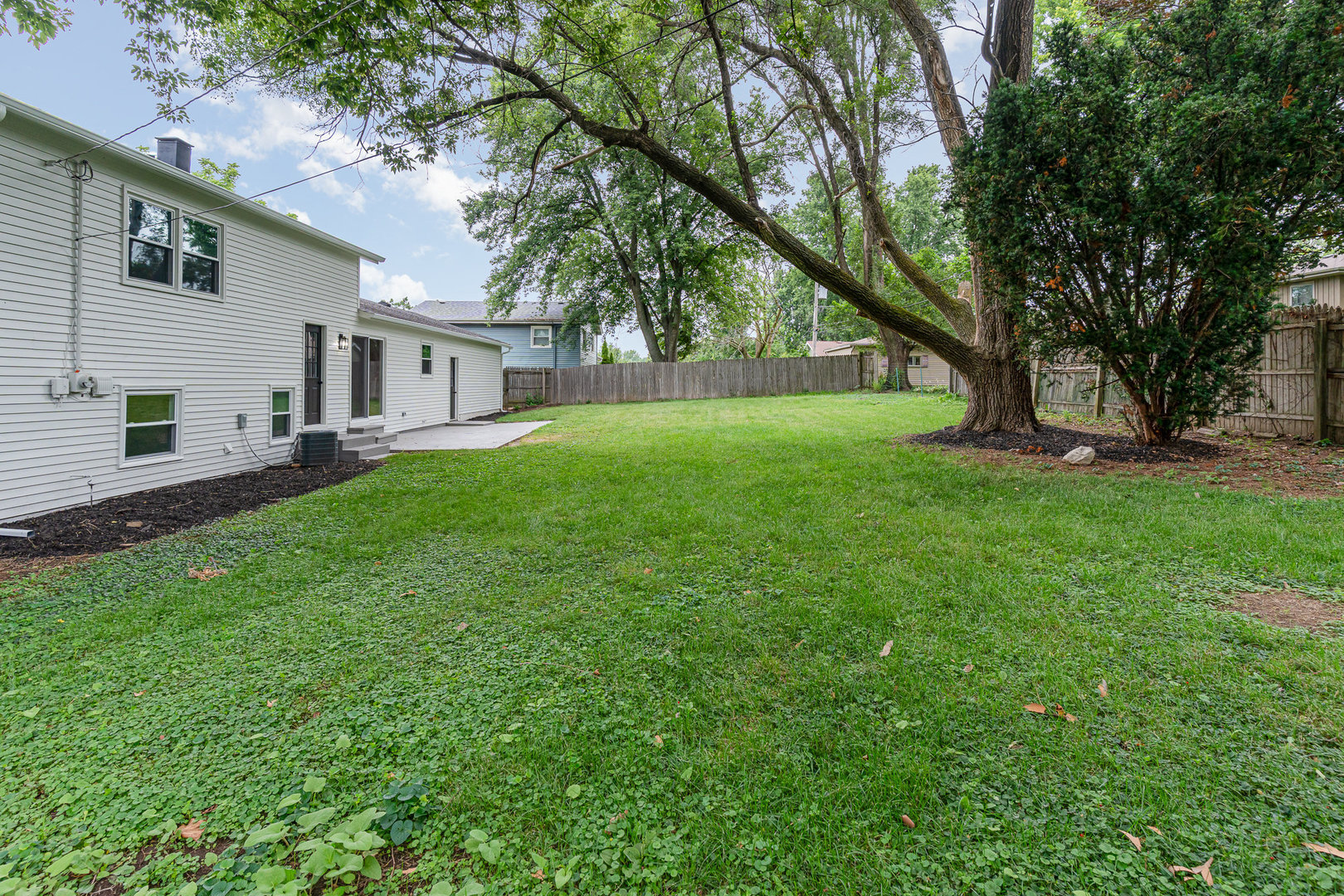 6067 Chase Avenue, Downers Grove, IL 60516