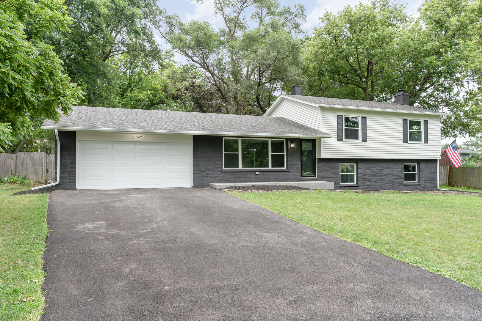 6067 Chase Avenue, Downers Grove, IL 60516