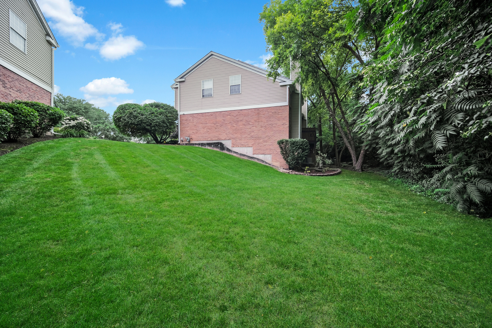 640 Hillview Court #640, West Chicago, IL 60185