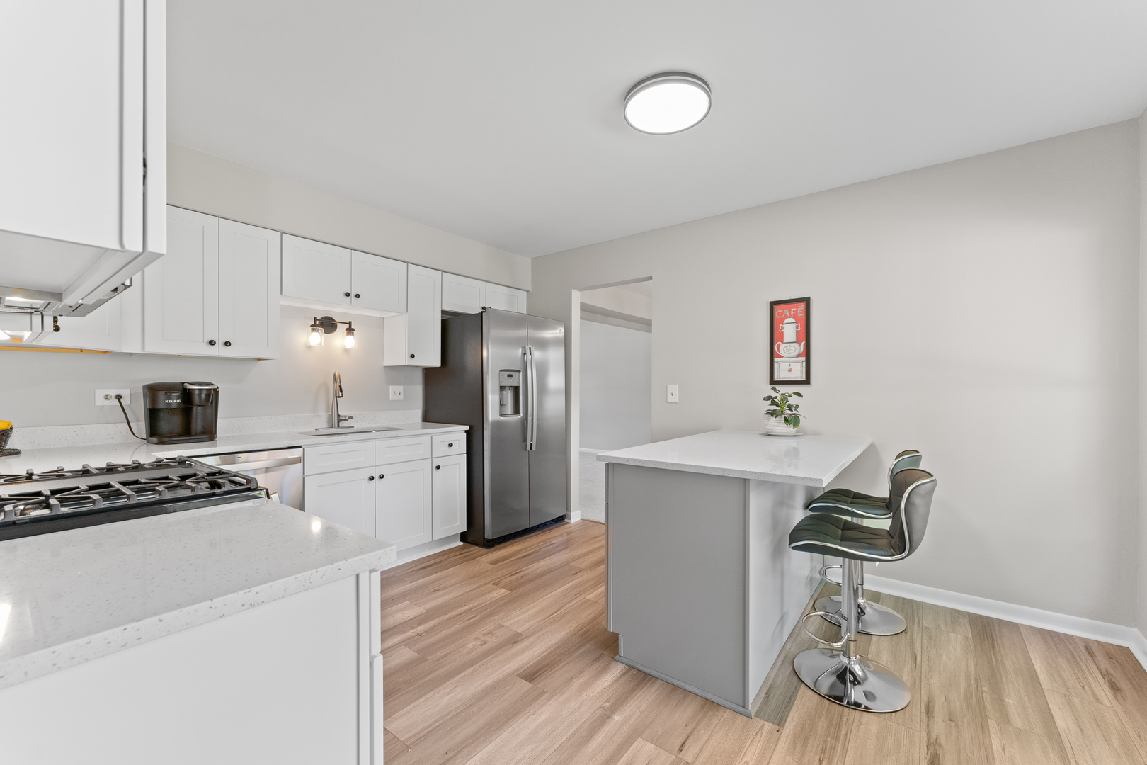 6S184 Lakewood Drive, Naperville, IL 60540