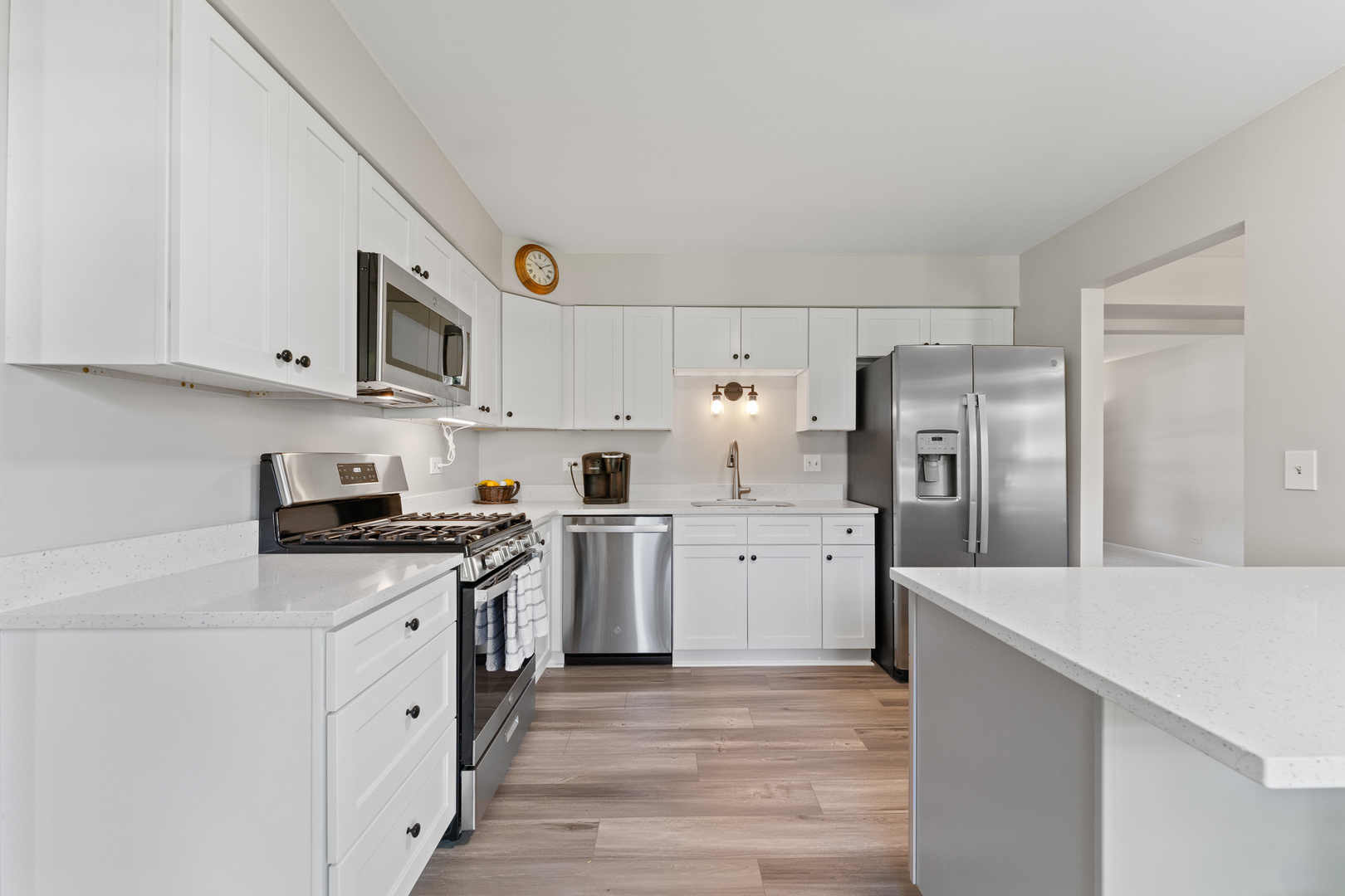 6S184 Lakewood Drive, Naperville, IL 60540