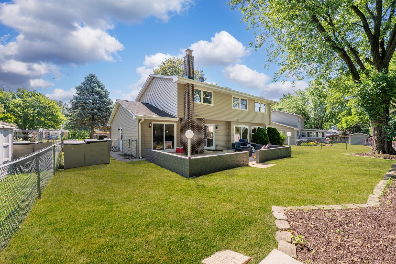 6S184 Lakewood Drive, Naperville, IL 60540
