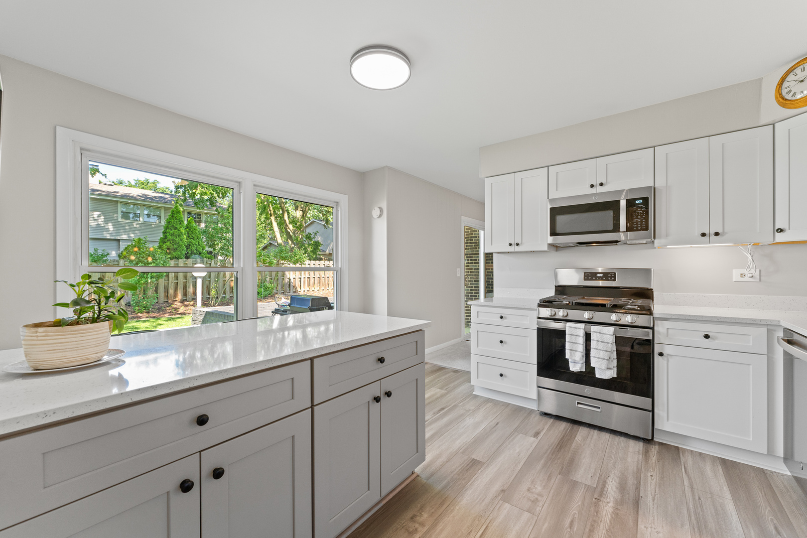 6S184 Lakewood Drive, Naperville, IL 60540