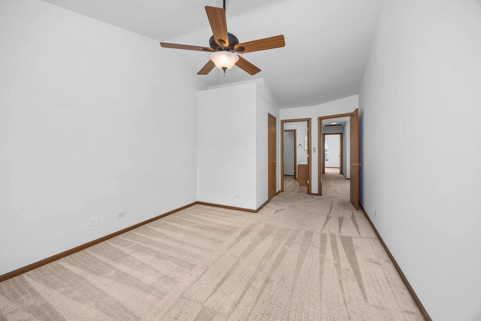 210 Grandview Court, Algonquin, IL 60102