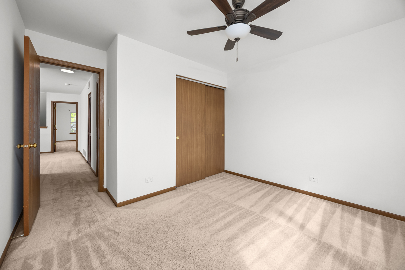 210 Grandview Court, Algonquin, IL 60102