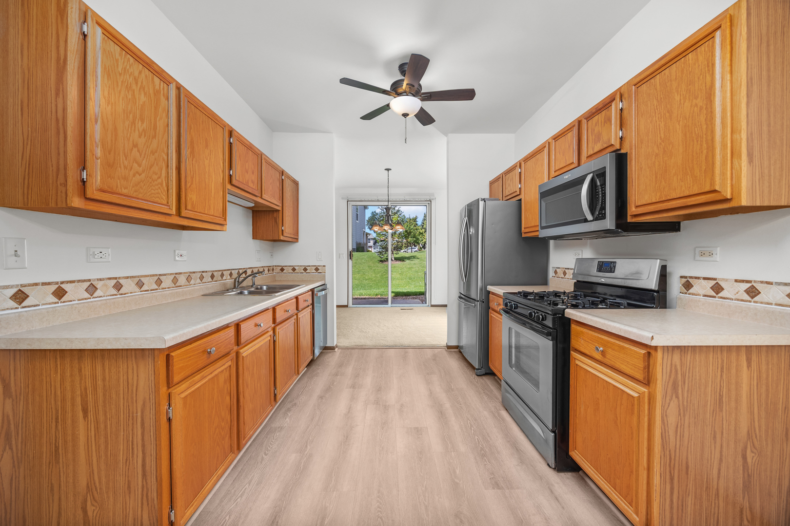 210 Grandview Court, Algonquin, IL 60102