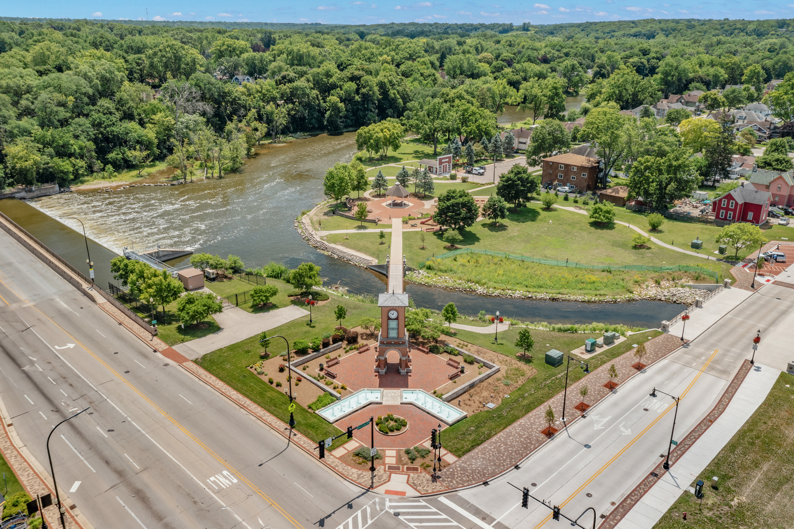 210 Grandview Court, Algonquin, IL 60102