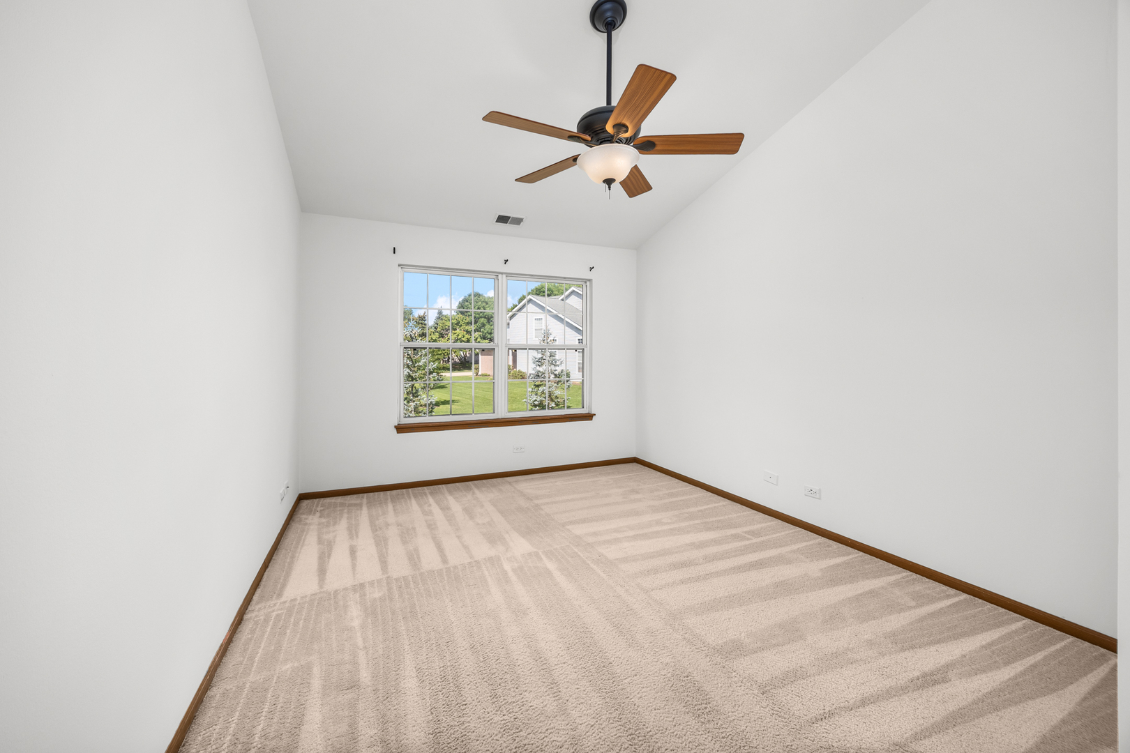 210 Grandview Court, Algonquin, IL 60102