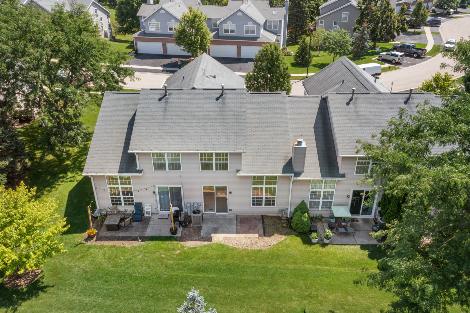 210 Grandview Court, Algonquin, IL 60102