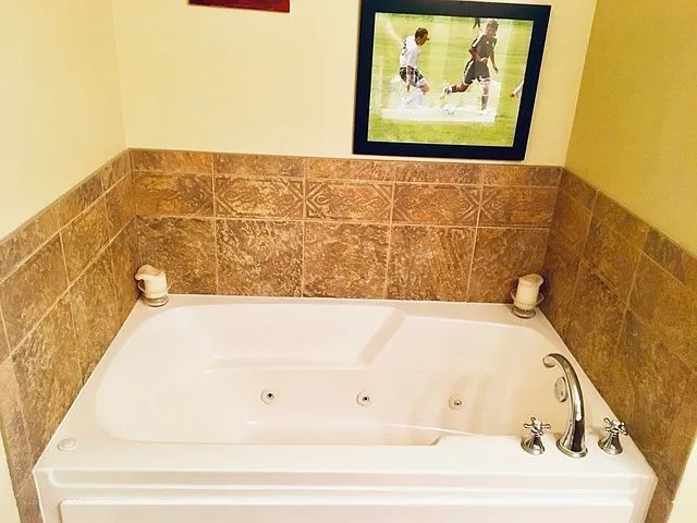 77 N Quentin Road #202, Palatine, IL 60067