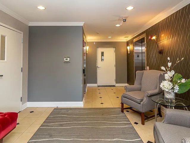 77 N Quentin Road #202, Palatine, IL 60067
