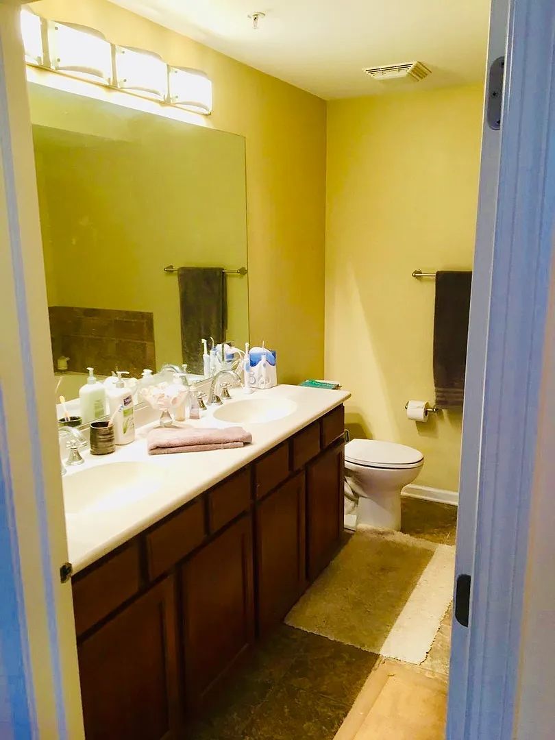 77 N Quentin Road #202, Palatine, IL 60067