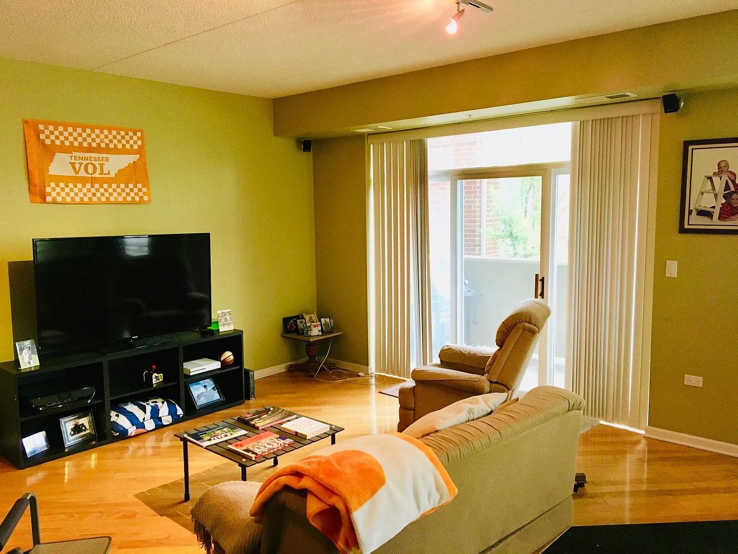 77 N Quentin Road #202, Palatine, IL 60067