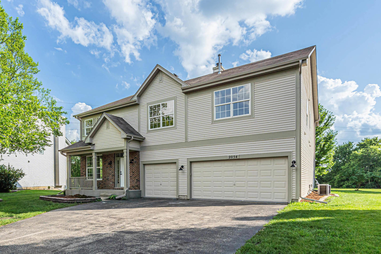 2054 S Jonathan Drive, Round Lake, IL 60073