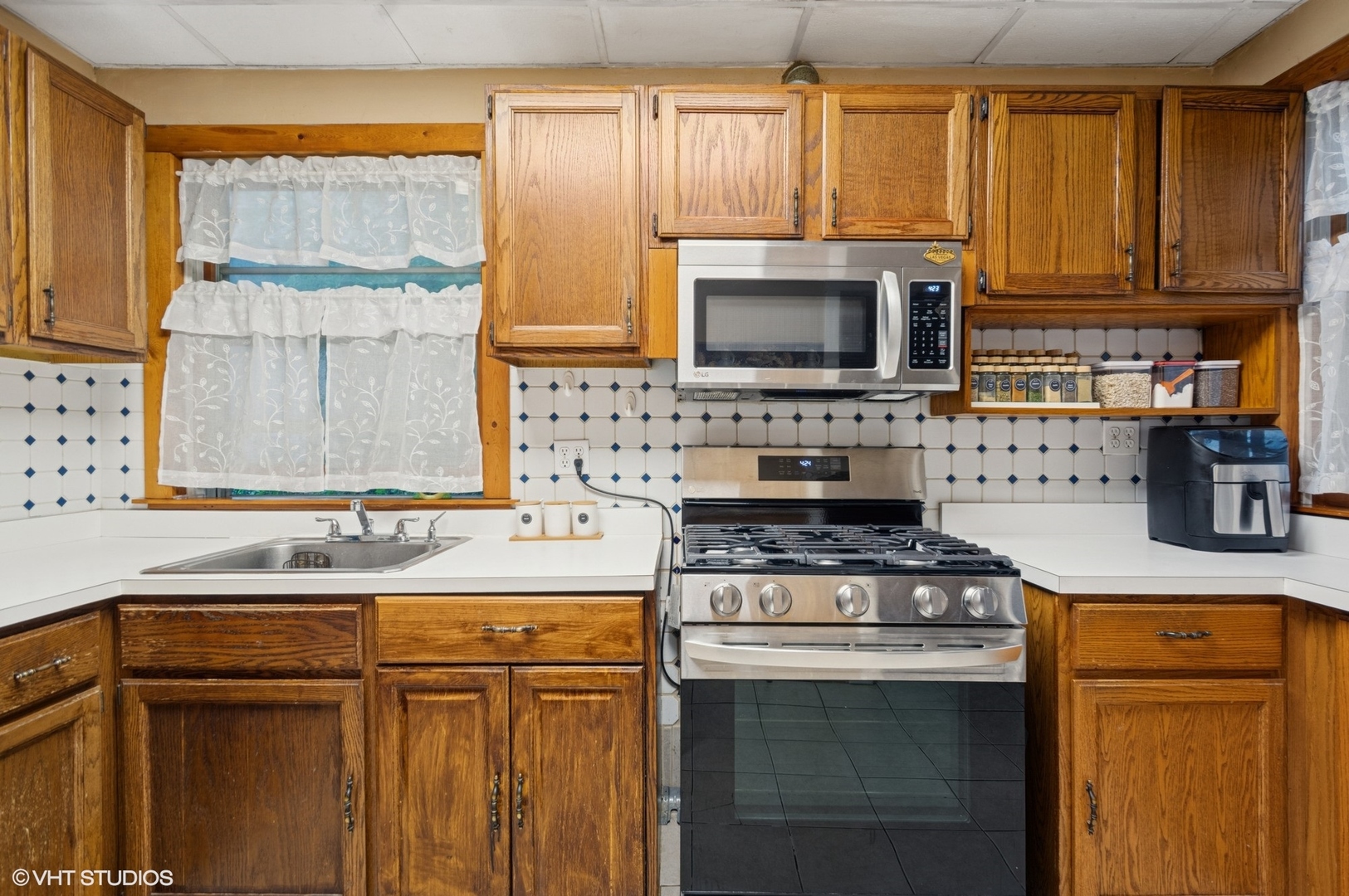 5037 N Bernard Street, Chicago, IL 60625