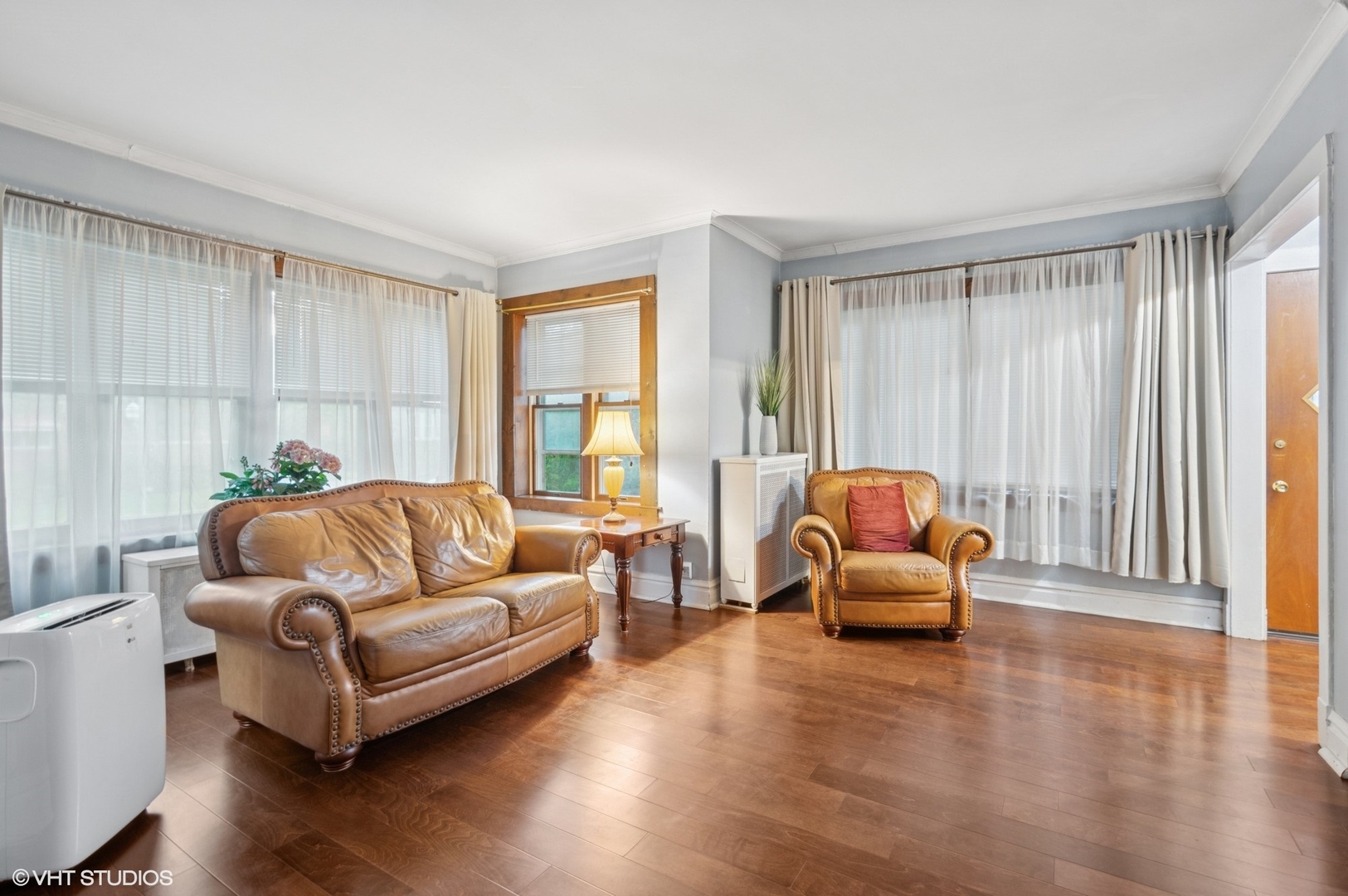 5037 N Bernard Street, Chicago, IL 60625