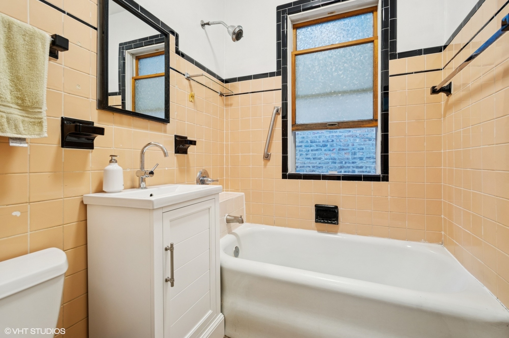 5037 N Bernard Street, Chicago, IL 60625