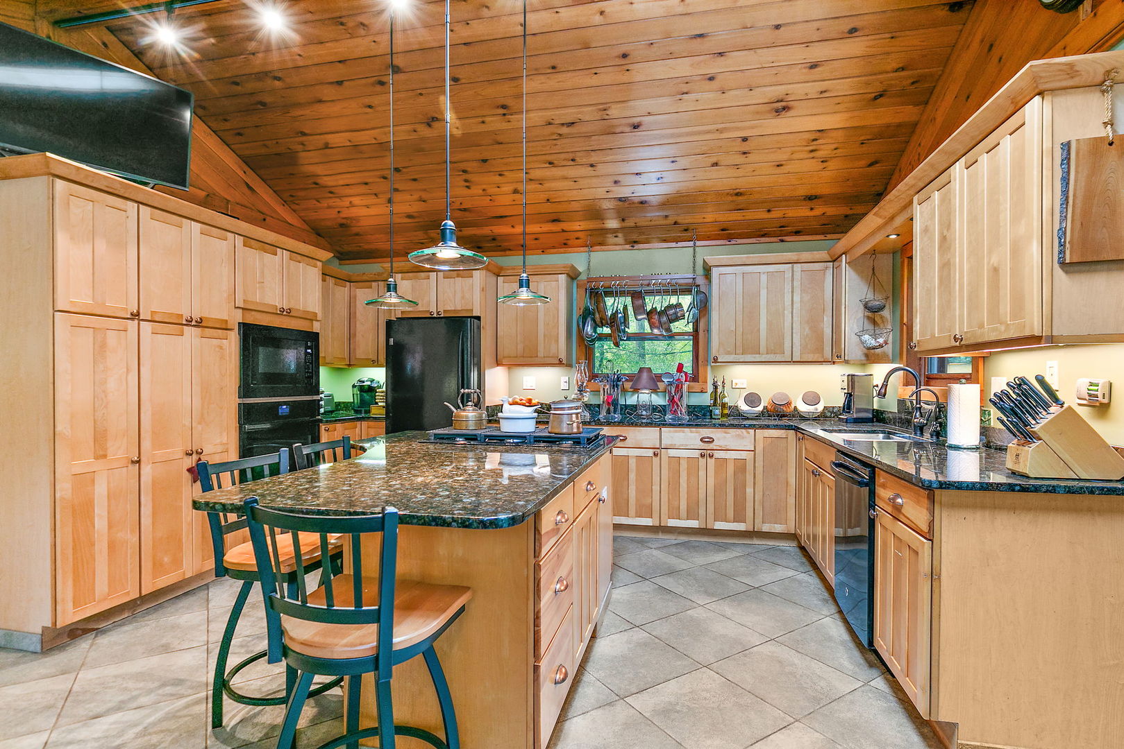 25561 S Pinewood Lane, Monee, IL 60449
