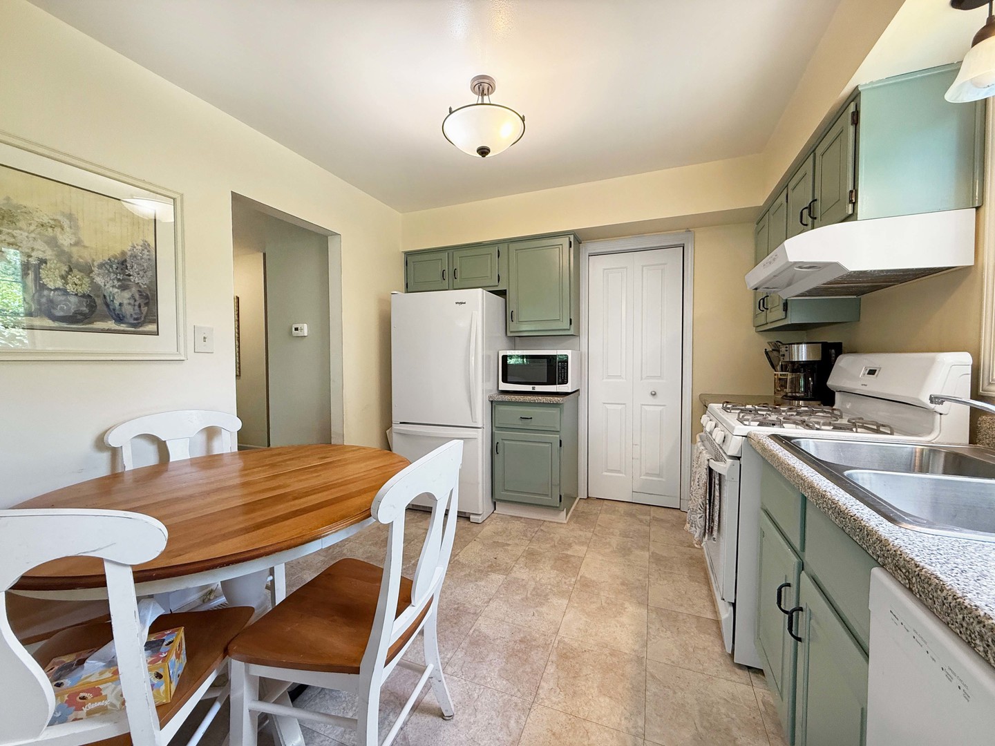 258 Brookside Lane #B, Willowbrook, IL 60527