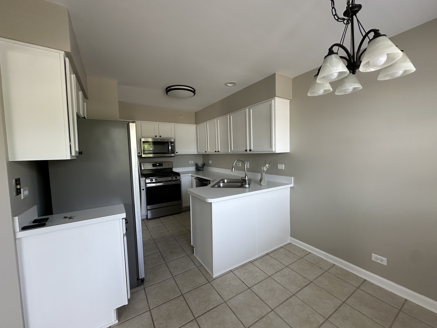 2473 Dickens Drive #2473, Aurora, IL 60503