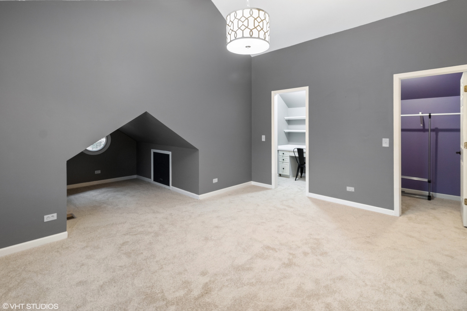 2086 Hallmark Court, Wheaton, IL 60187