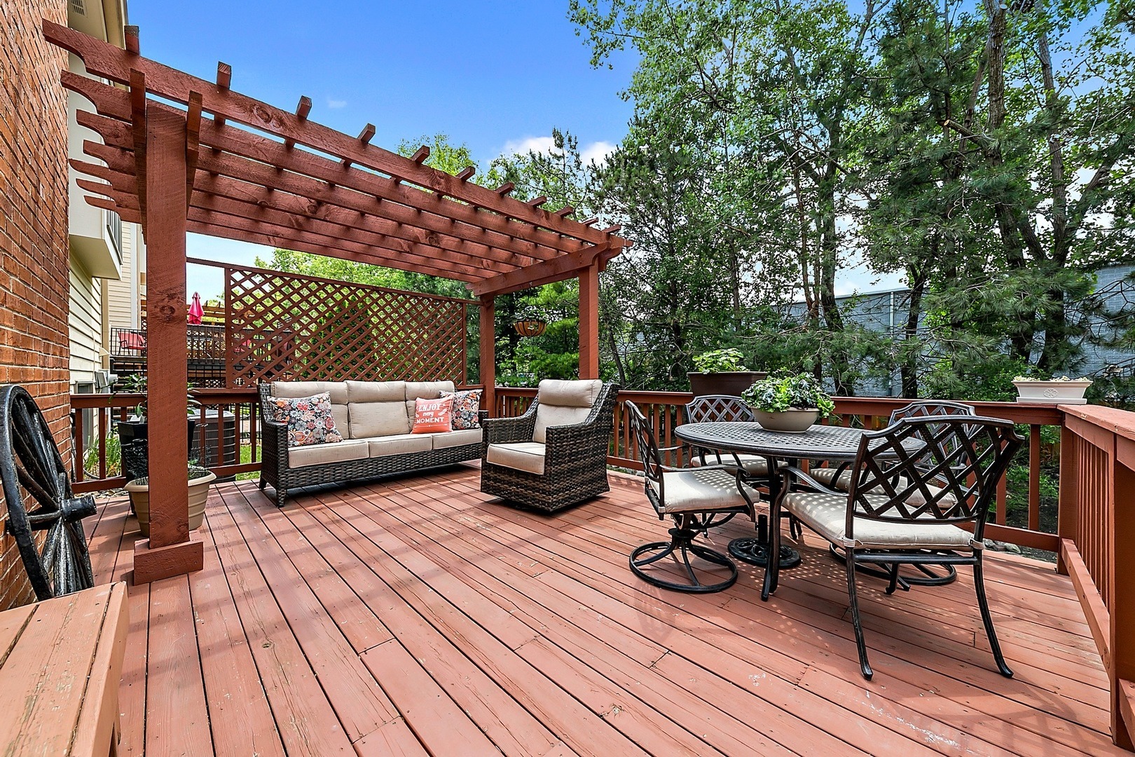 2086 Hallmark Court, Wheaton, IL 60187