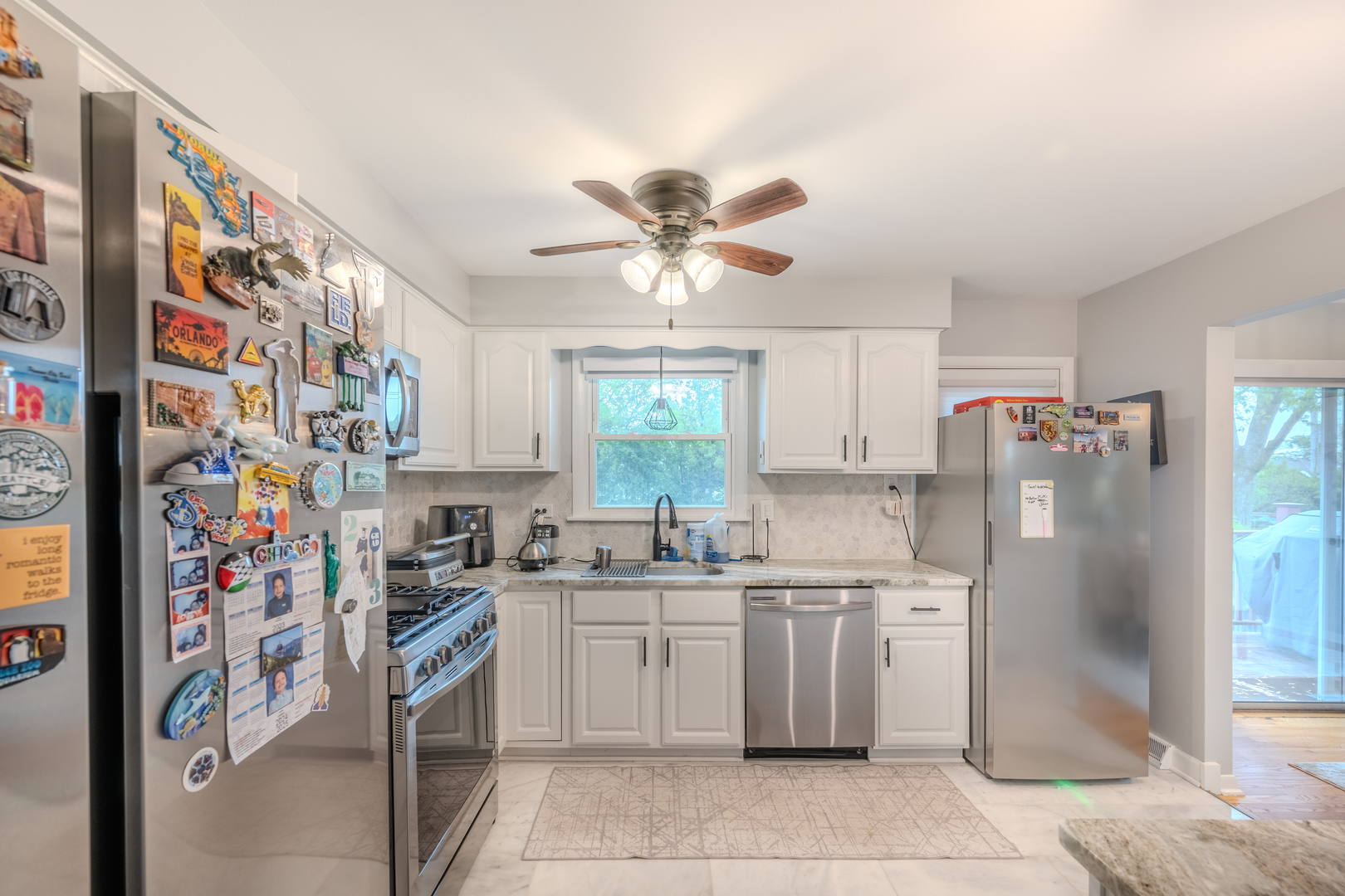 8106 W 89th Place, Hickory Hills, IL 60457