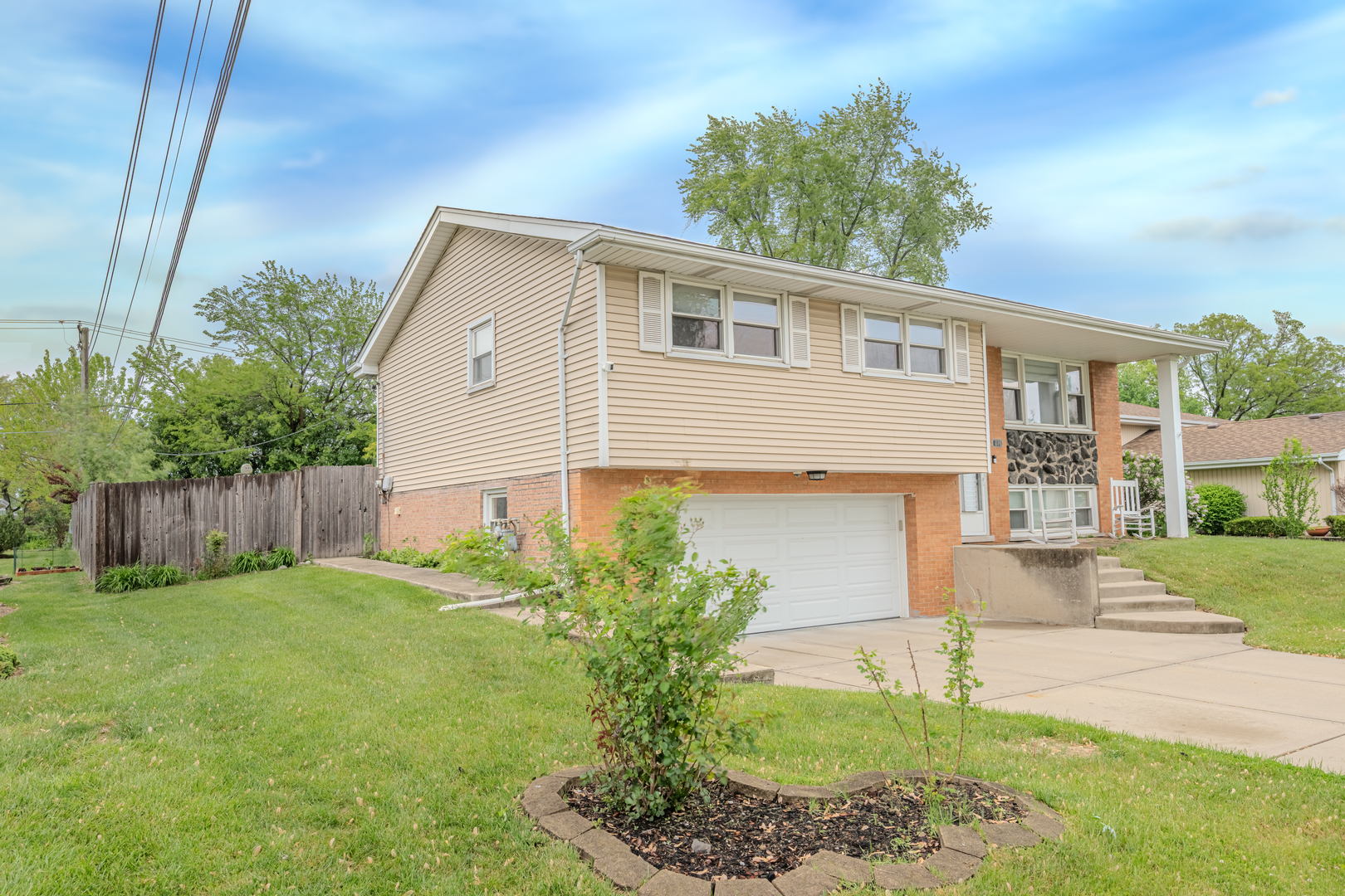 8106 W 89th Place, Hickory Hills, IL 60457
