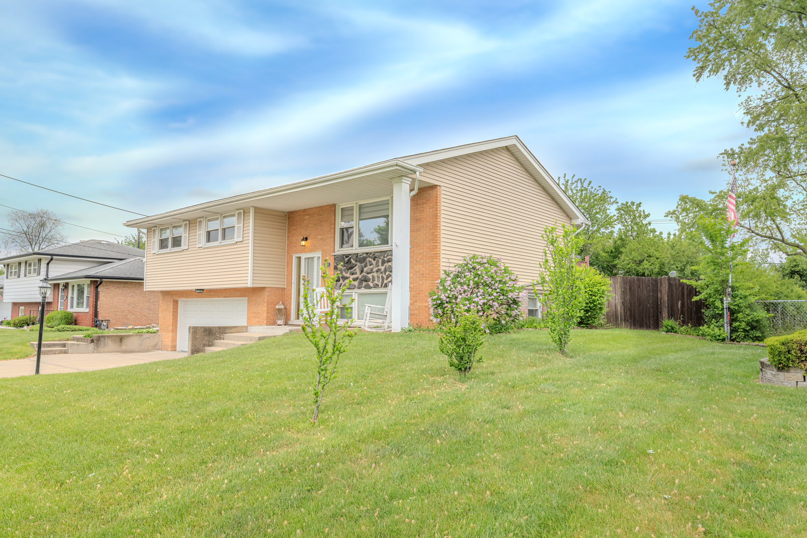 8106 W 89th Place, Hickory Hills, IL 60457
