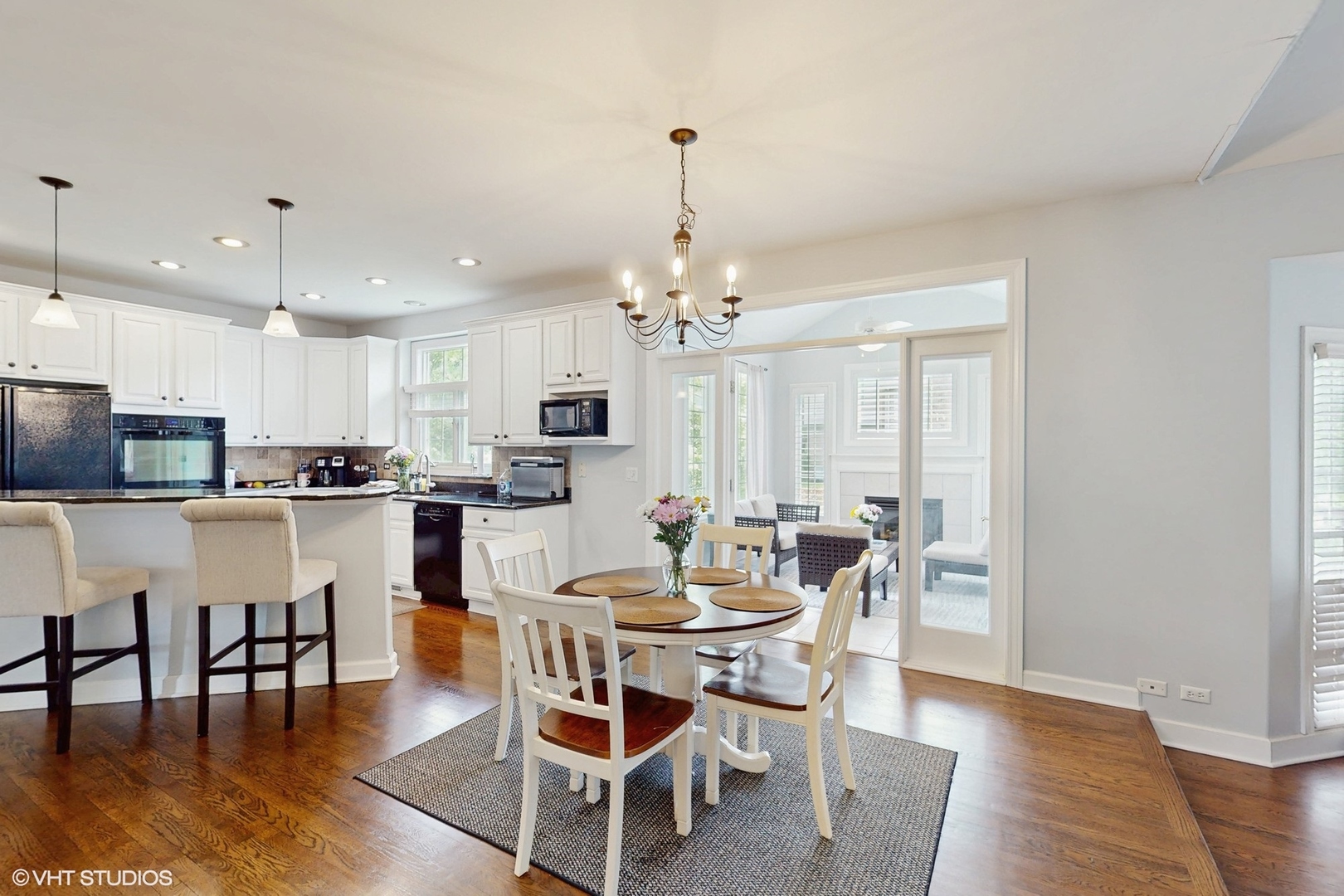 3432 Redwing Drive, Naperville, IL 60564