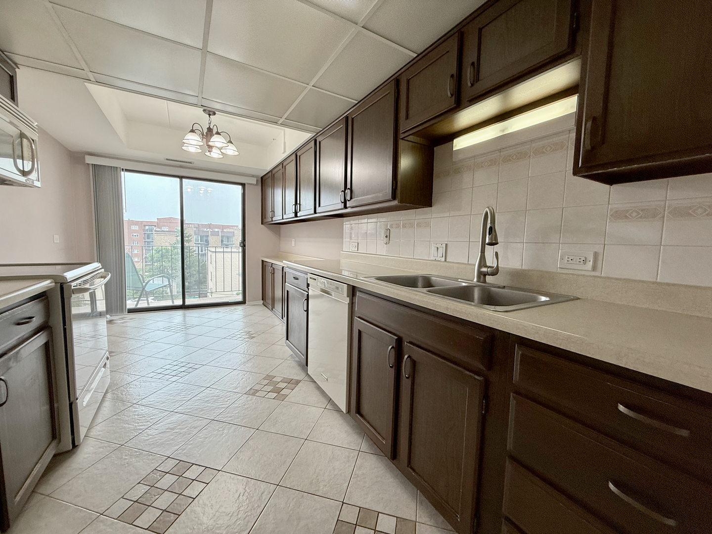 555 Graceland Avenue #505, Des Plaines, IL 60016