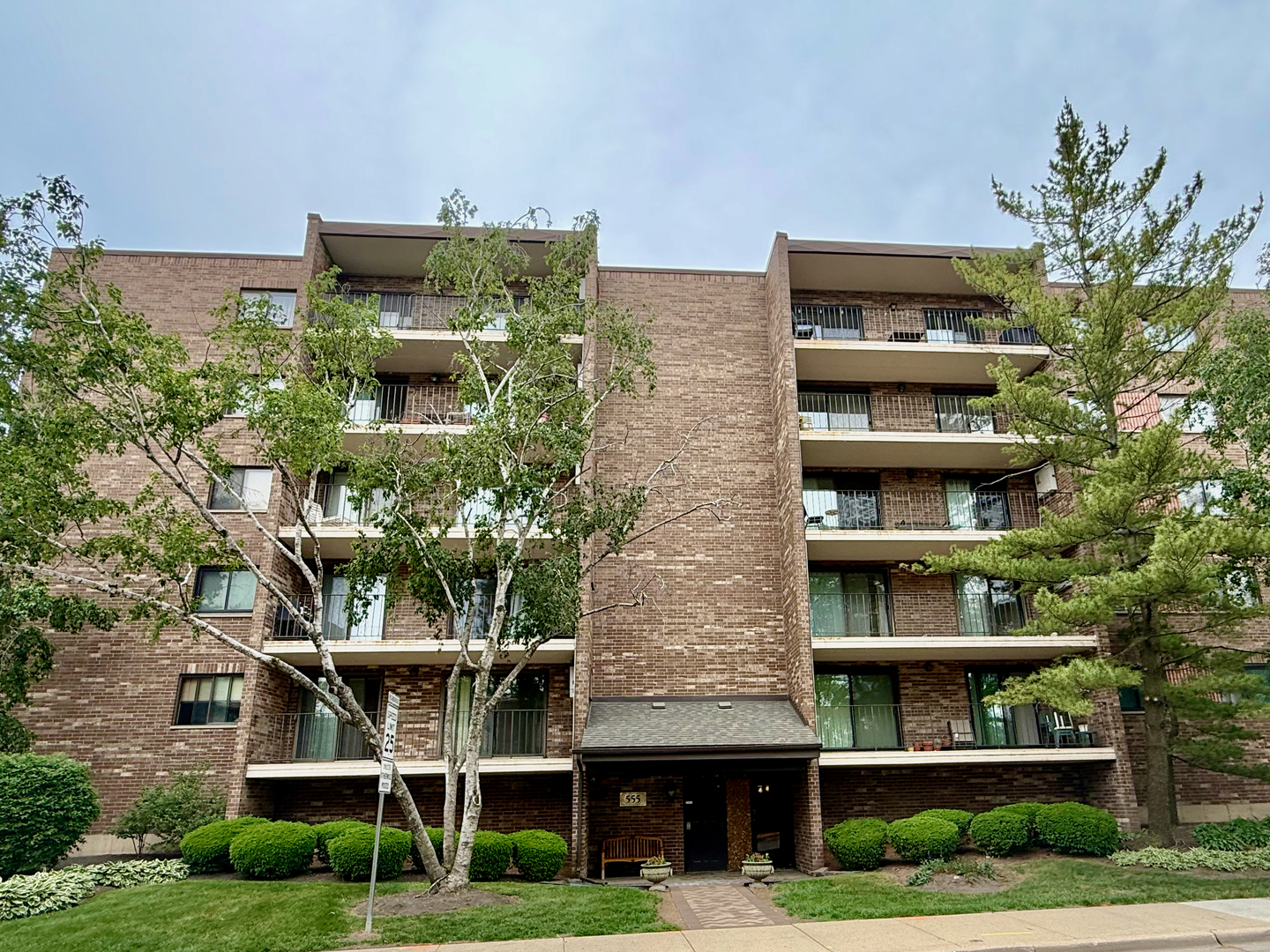 555 Graceland Avenue #505, Des Plaines, IL 60016