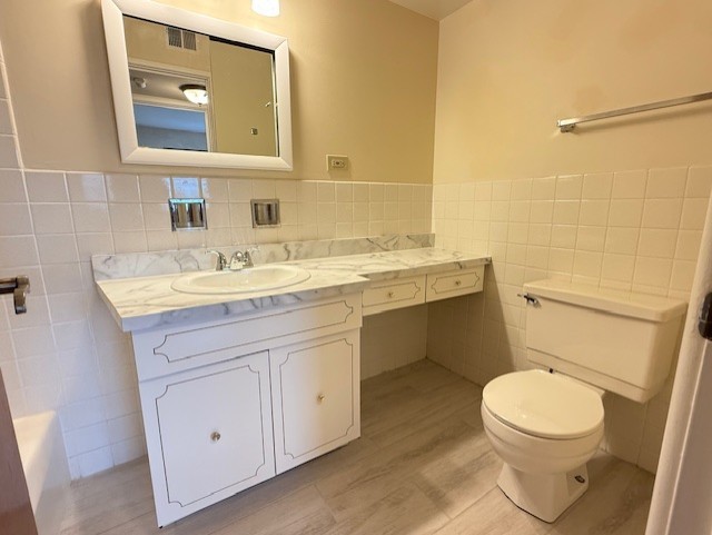 5240 Galitz Street #306, Skokie, IL 60077