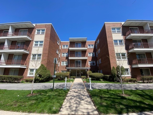 5240 Galitz Street #306, Skokie, IL 60077