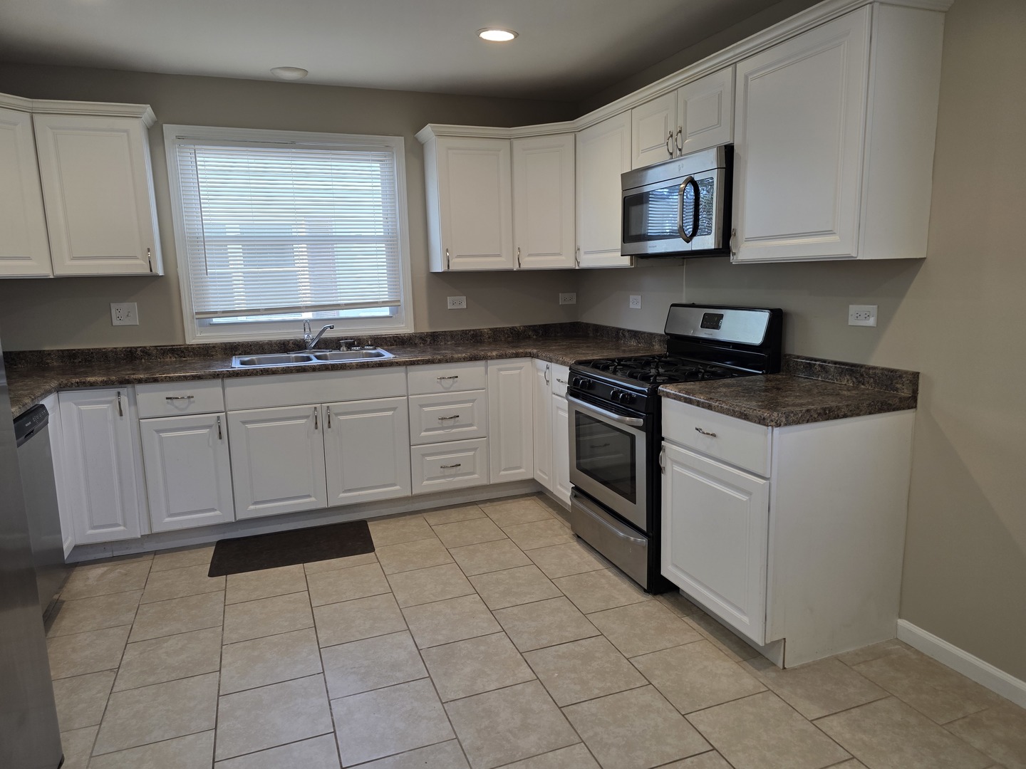 1818 S 4th Place, St. Charles, IL 60174