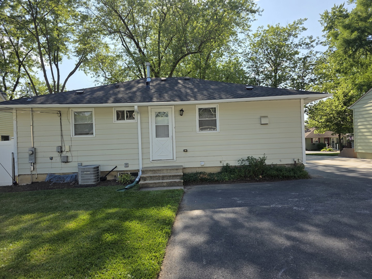 1818 S 4th Place, St. Charles, IL 60174