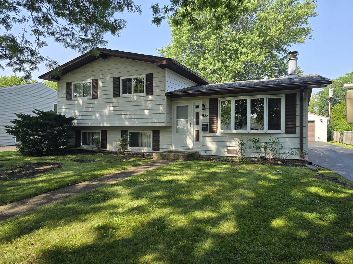 928 shields Avenue, Winthrop Harbor, IL 60096