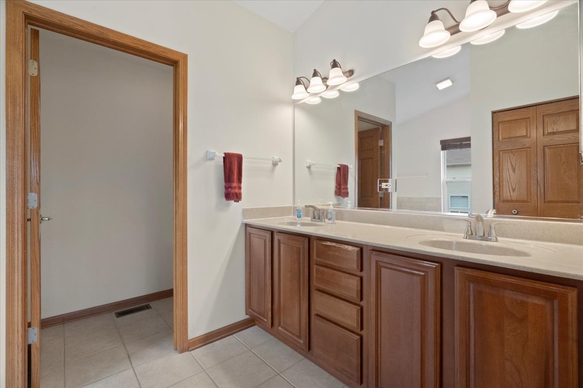 13181 W Newcastle Lane, Beach Park, IL 60083
