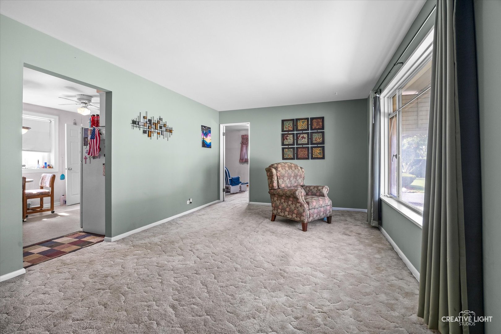 523 S Clarendon Avenue, Addison, IL 60101