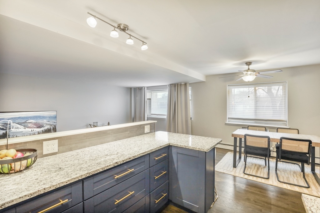 4976 N Milwaukee Avenue #101, Chicago, IL 60630