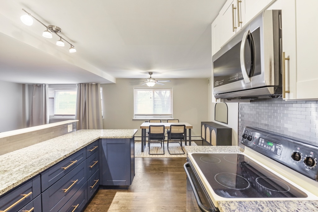 4976 N Milwaukee Avenue #101, Chicago, IL 60630