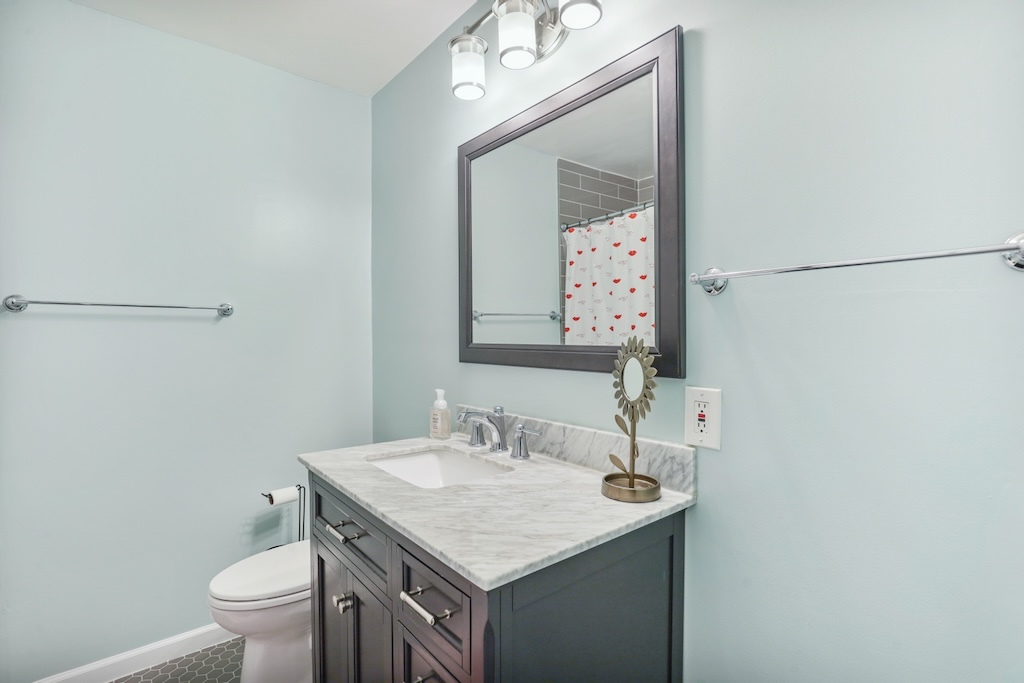 4976 N Milwaukee Avenue #101, Chicago, IL 60630