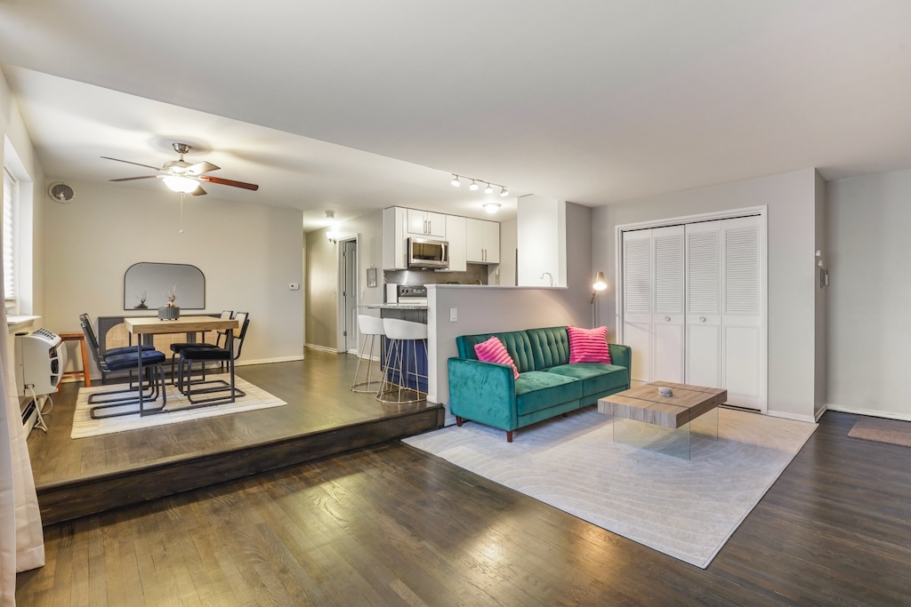 4976 N Milwaukee Avenue #101, Chicago, IL 60630