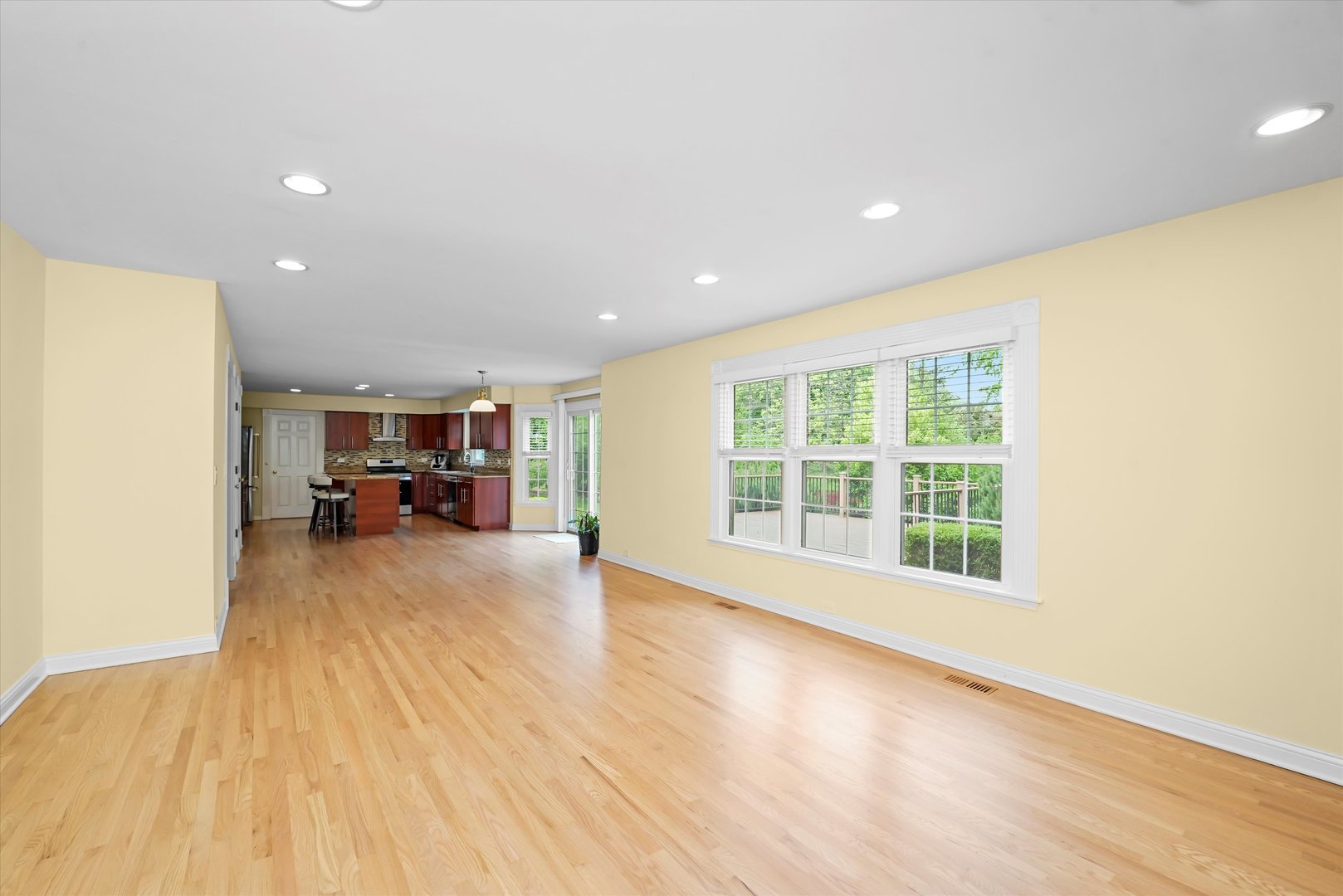 22528 W Thornbury Court, Deer Park, IL 60010