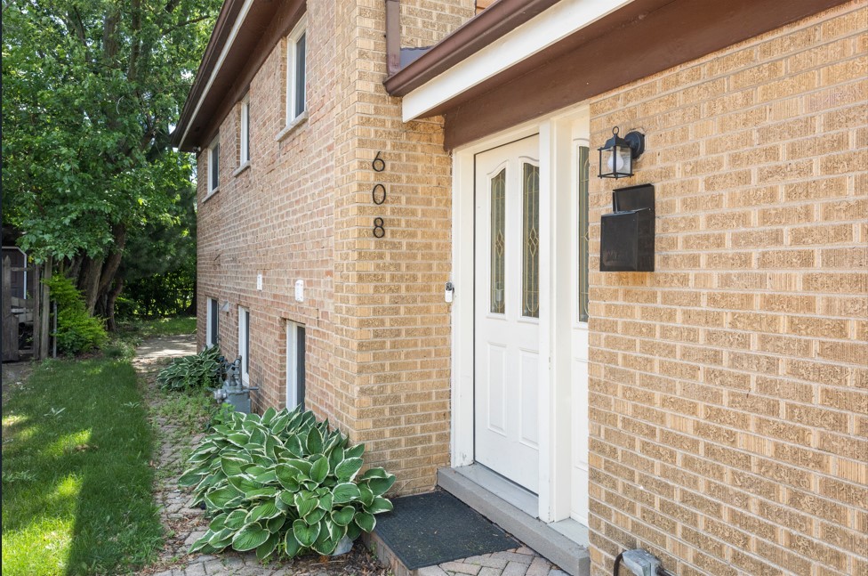 608 Lavergne Avenue, Wilmette, IL 60091