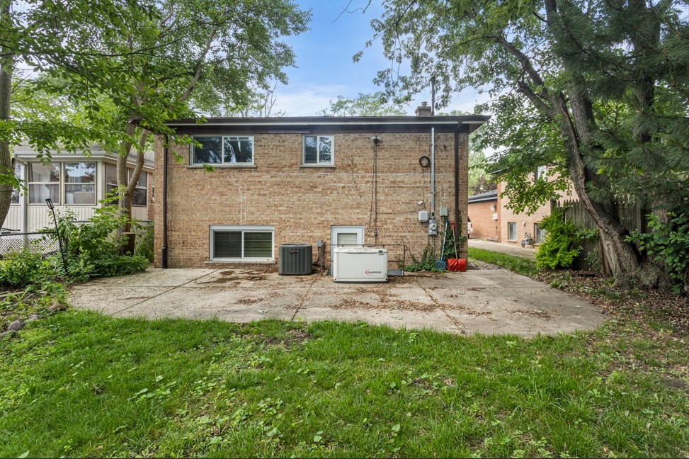 608 Lavergne Avenue, Wilmette, IL 60091