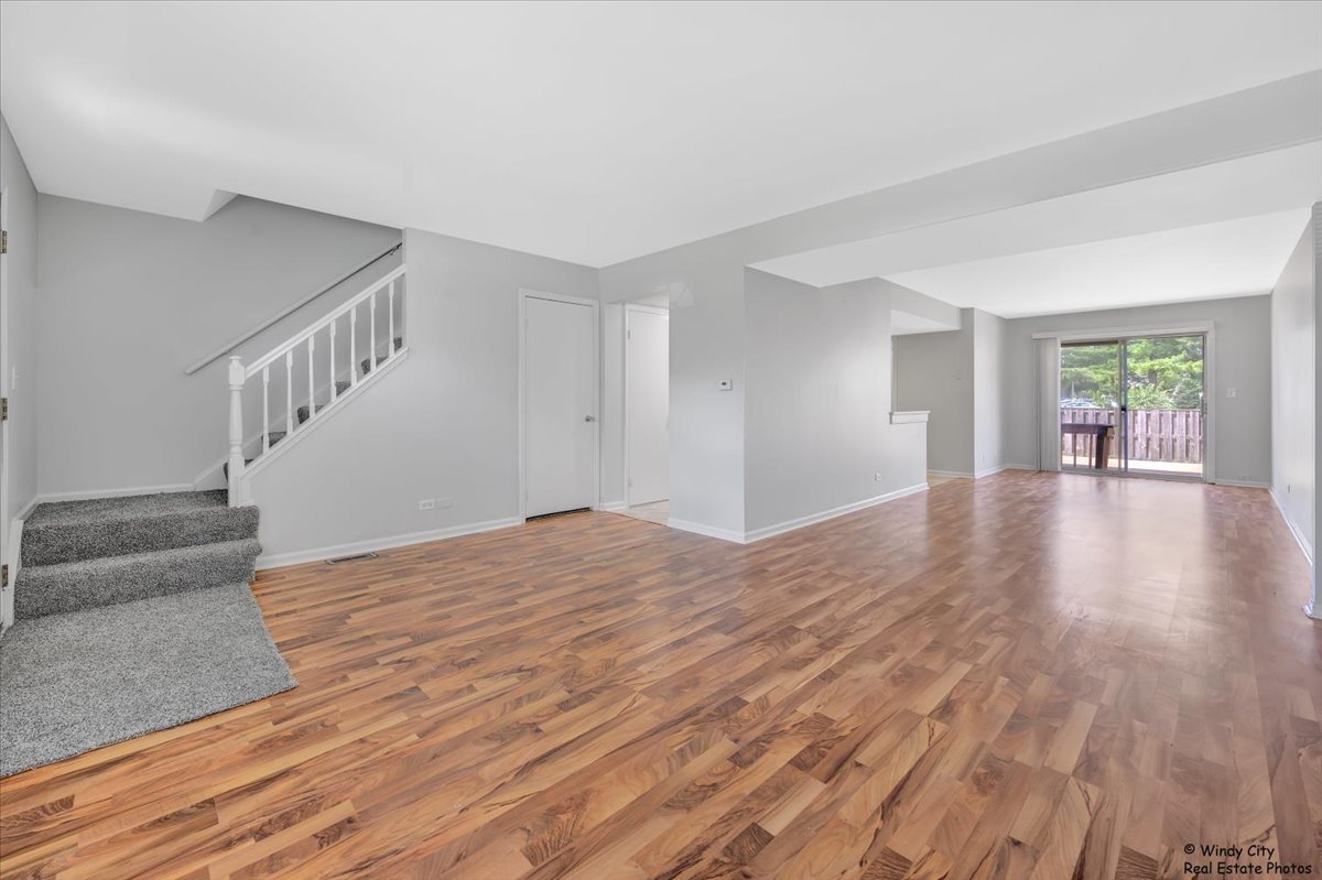 936 Cardiff Court, Schaumburg, IL 60194
